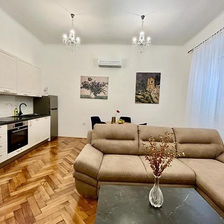 Appartamento Lux Apartmans Pola Esterno foto
