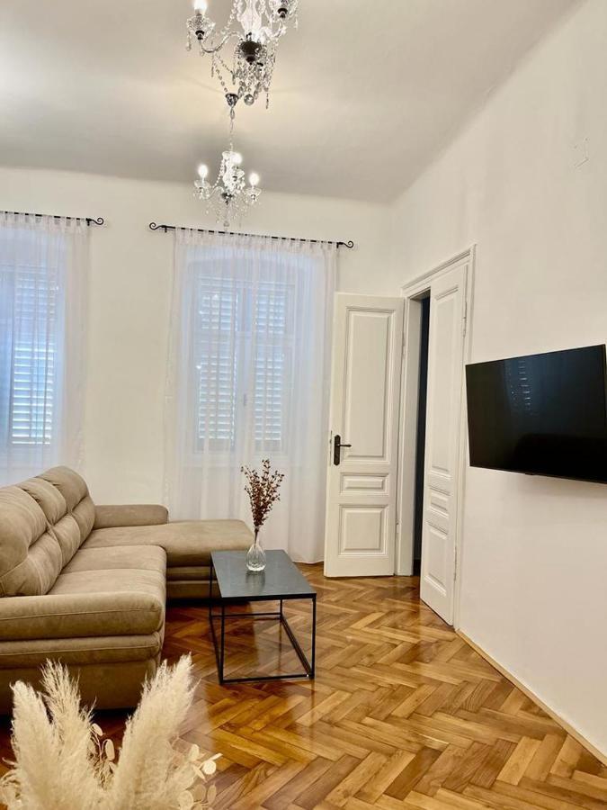 Appartamento Lux Apartmans Pola Esterno foto