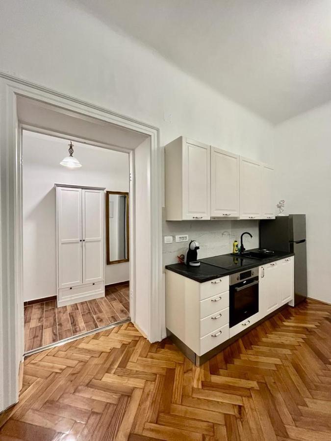 Appartamento Lux Apartmans Pola Esterno foto