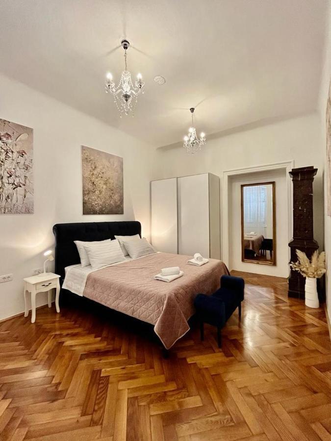Appartamento Lux Apartmans Pola Esterno foto