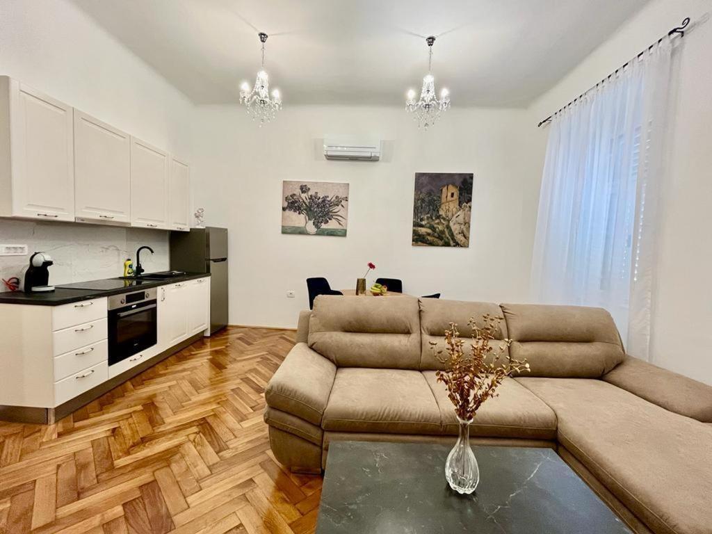 Appartamento Lux Apartmans Pola Esterno foto
