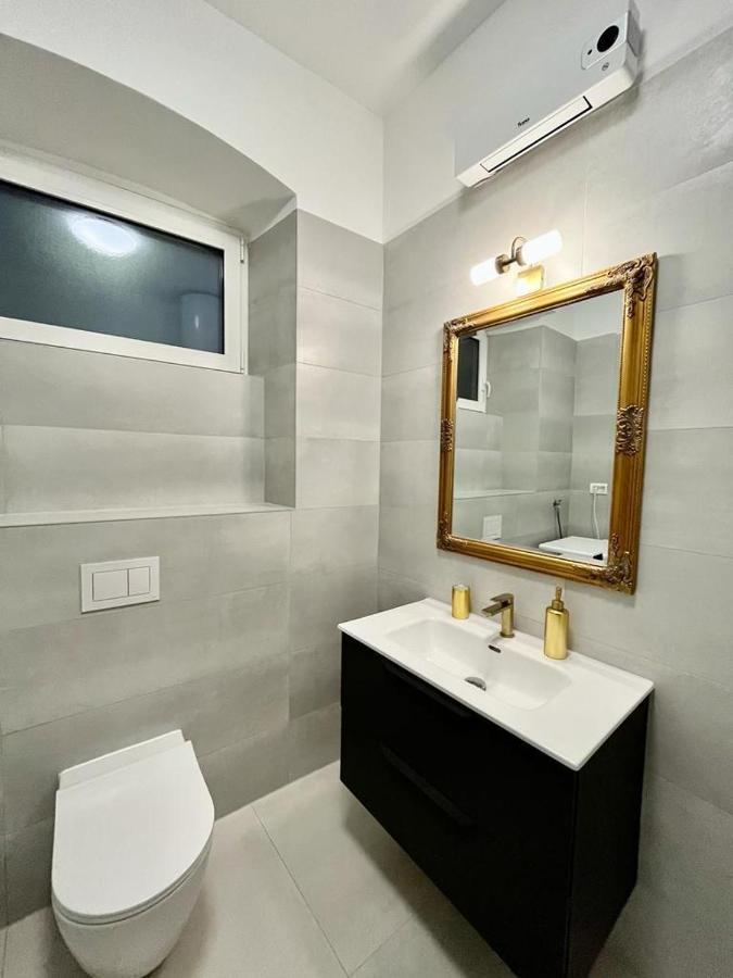 Appartamento Lux Apartmans Pola Esterno foto
