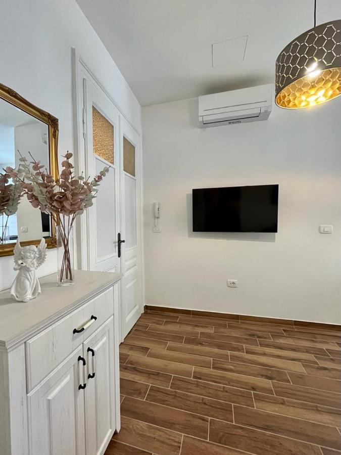 Appartamento Lux Apartmans Pola Esterno foto