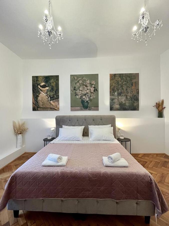 Lux Apartmans Pola Esterno foto