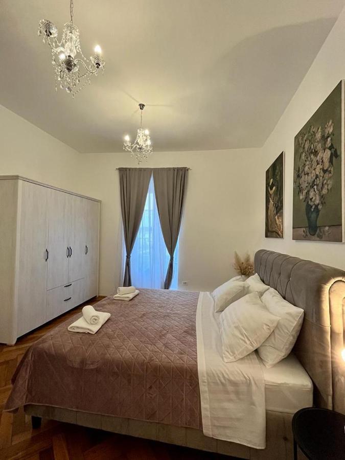 Lux Apartmans Pola Esterno foto