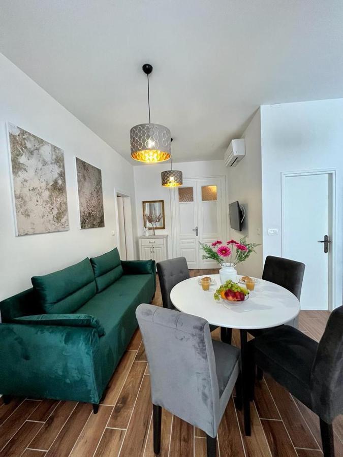 Appartamento Lux Apartmans Pola Esterno foto